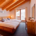 22 Summits Aparthotel