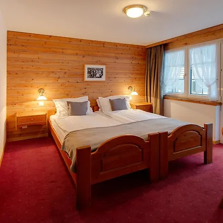 22 Summits Aparthotel